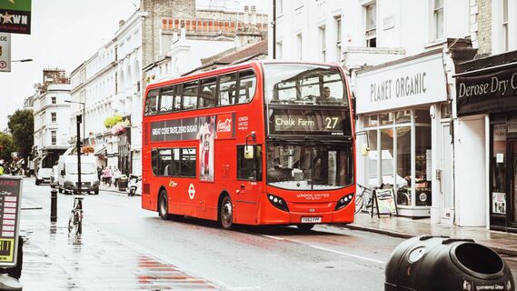Это неспроста: вот почему в Великобритании автобусы красного цвета